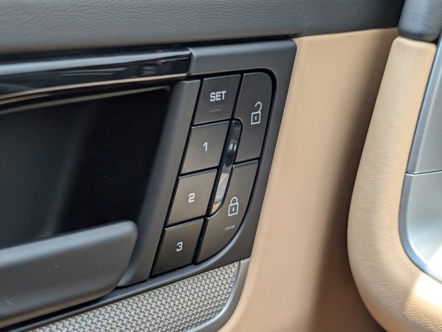 2024 Porsche Cayenne photo 26