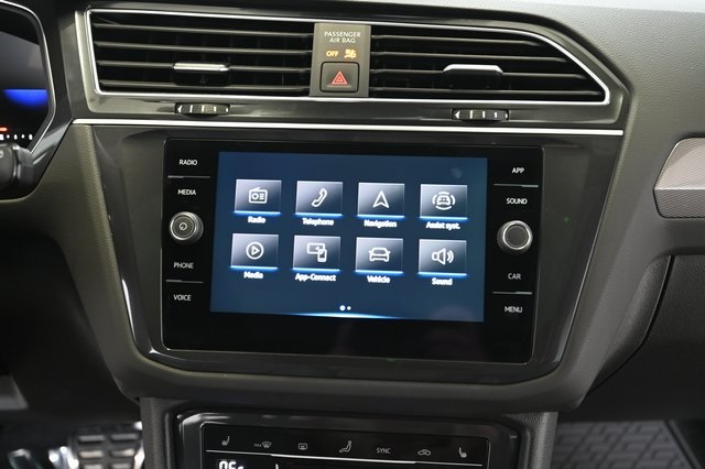 2024 Volkswagen Tiguan SE R-Line Black photo 4
