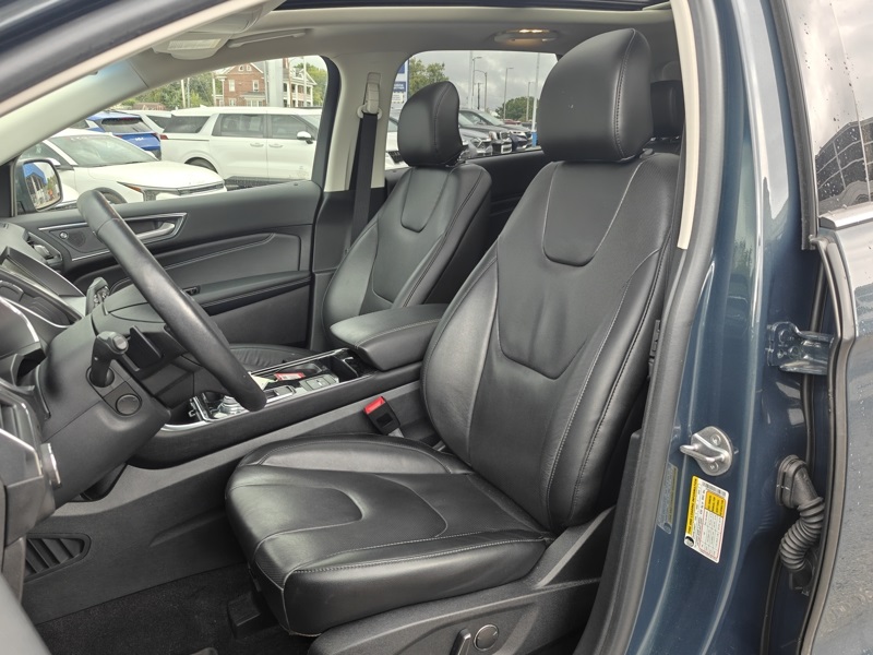 2019 Ford Edge Titanium photo 9