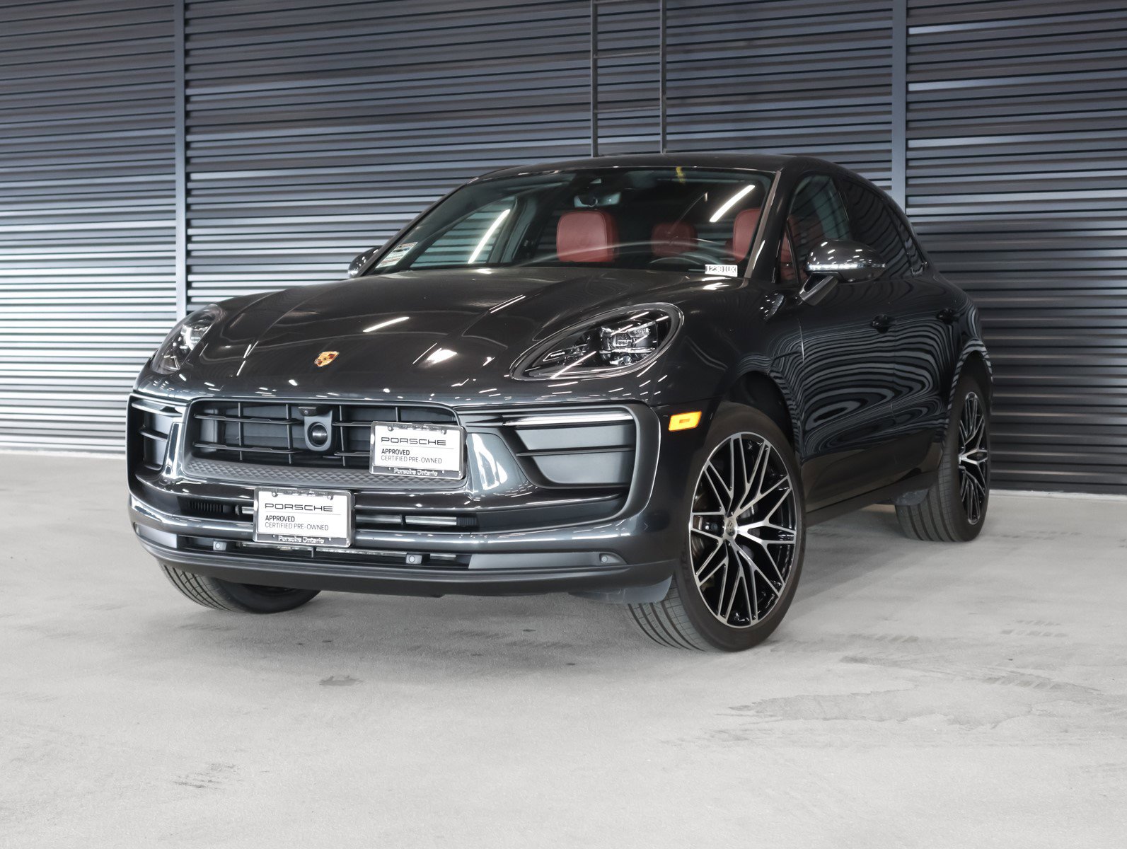 2024 Porsche Macan's photo