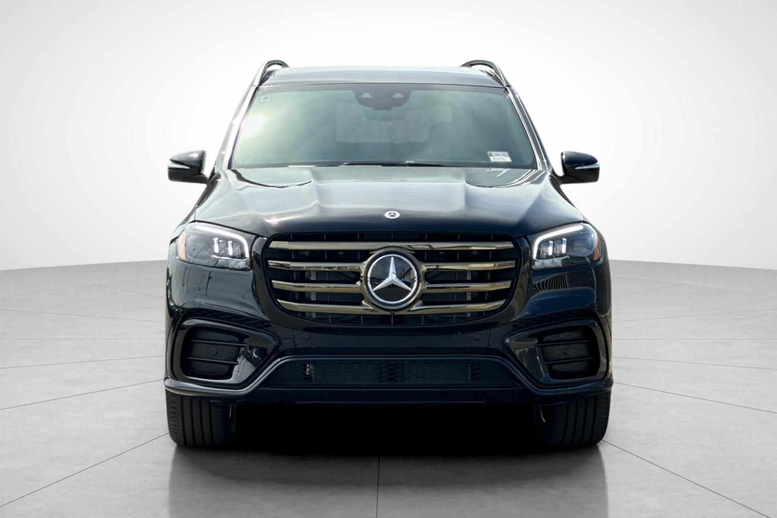 2026 Mercedes Benz GLS 580 4MATIC photo 4