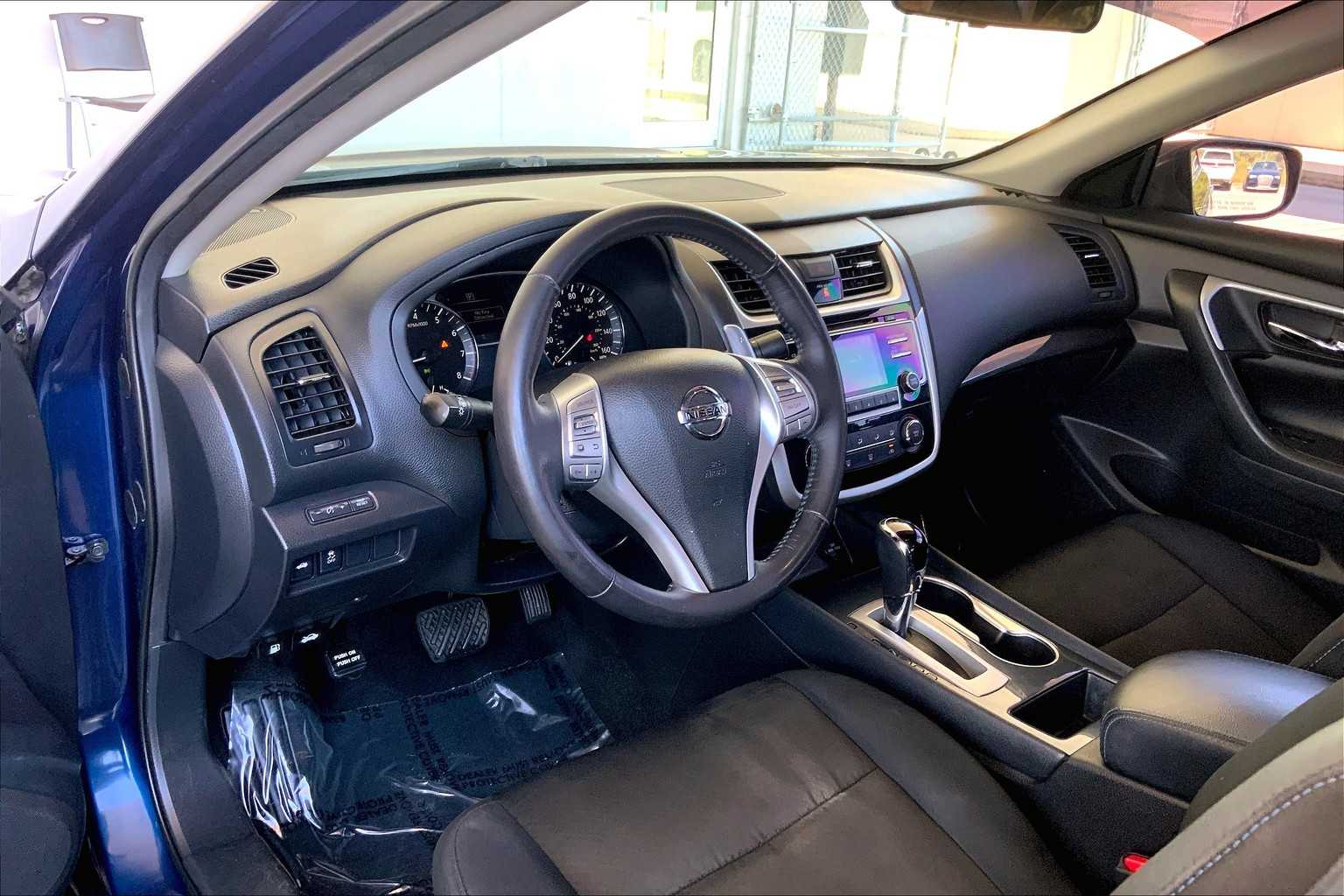 2018 Nissan Altima 2.5 SR photo 17