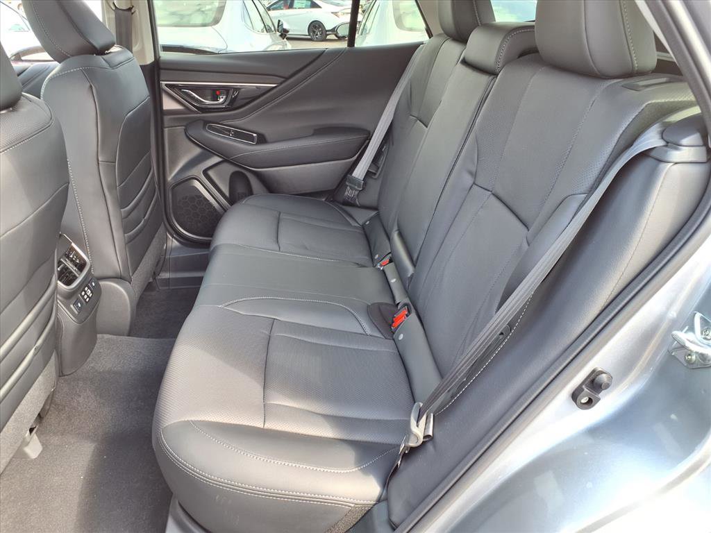 2025 Subaru Outback Limited photo 8