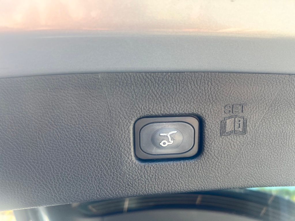 2022 Ford Edge SEL photo 22