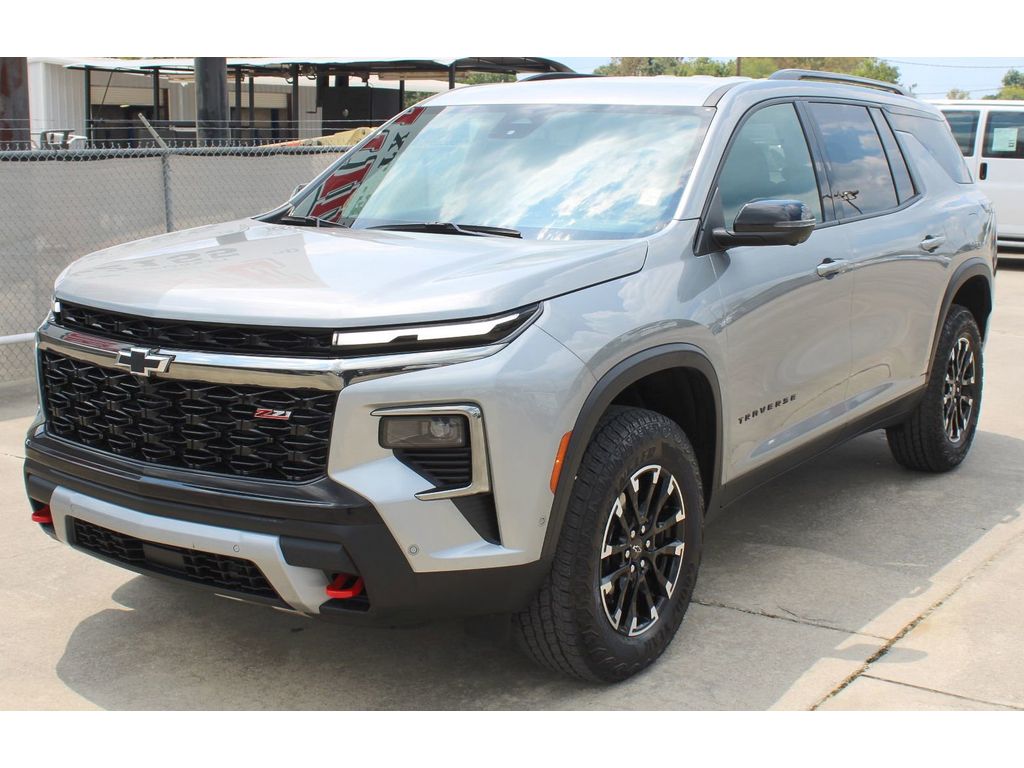 2024 Chevrolet Traverse Z71 photo 2