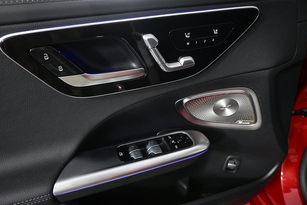 2025 Mercedes Benz C 300 photo 9