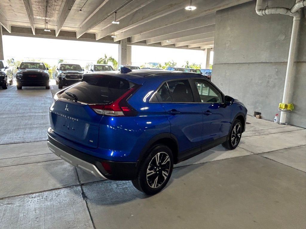 2024 Mitsubishi Eclipse Cross SE photo 3
