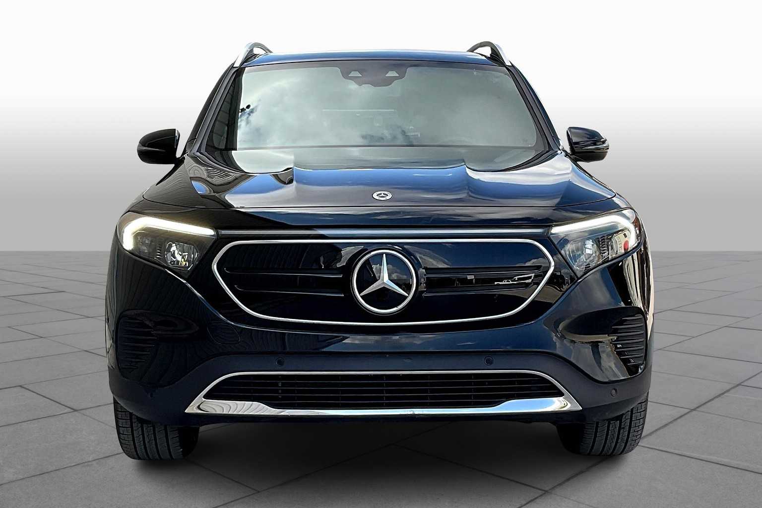 2023 Mercedes Benz EQB 300 4MATIC photo 3