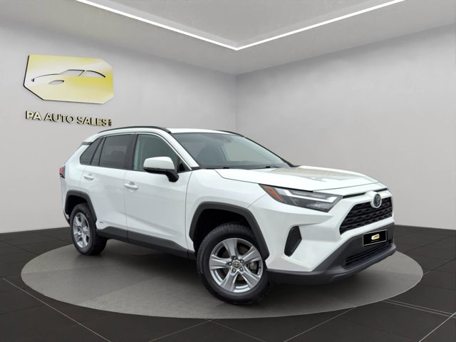 2022 Toyota RAV4 XLE's photo