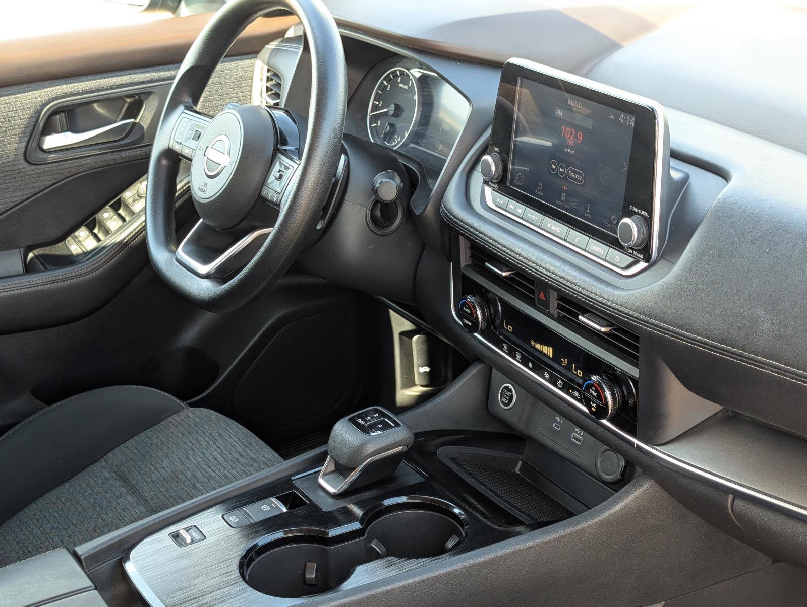 2023 Nissan Rogue SV photo 25
