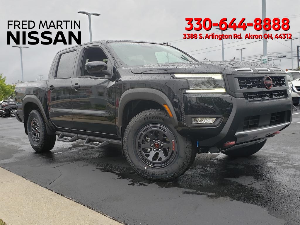 2025 Nissan Frontier PRO-4X's photo
