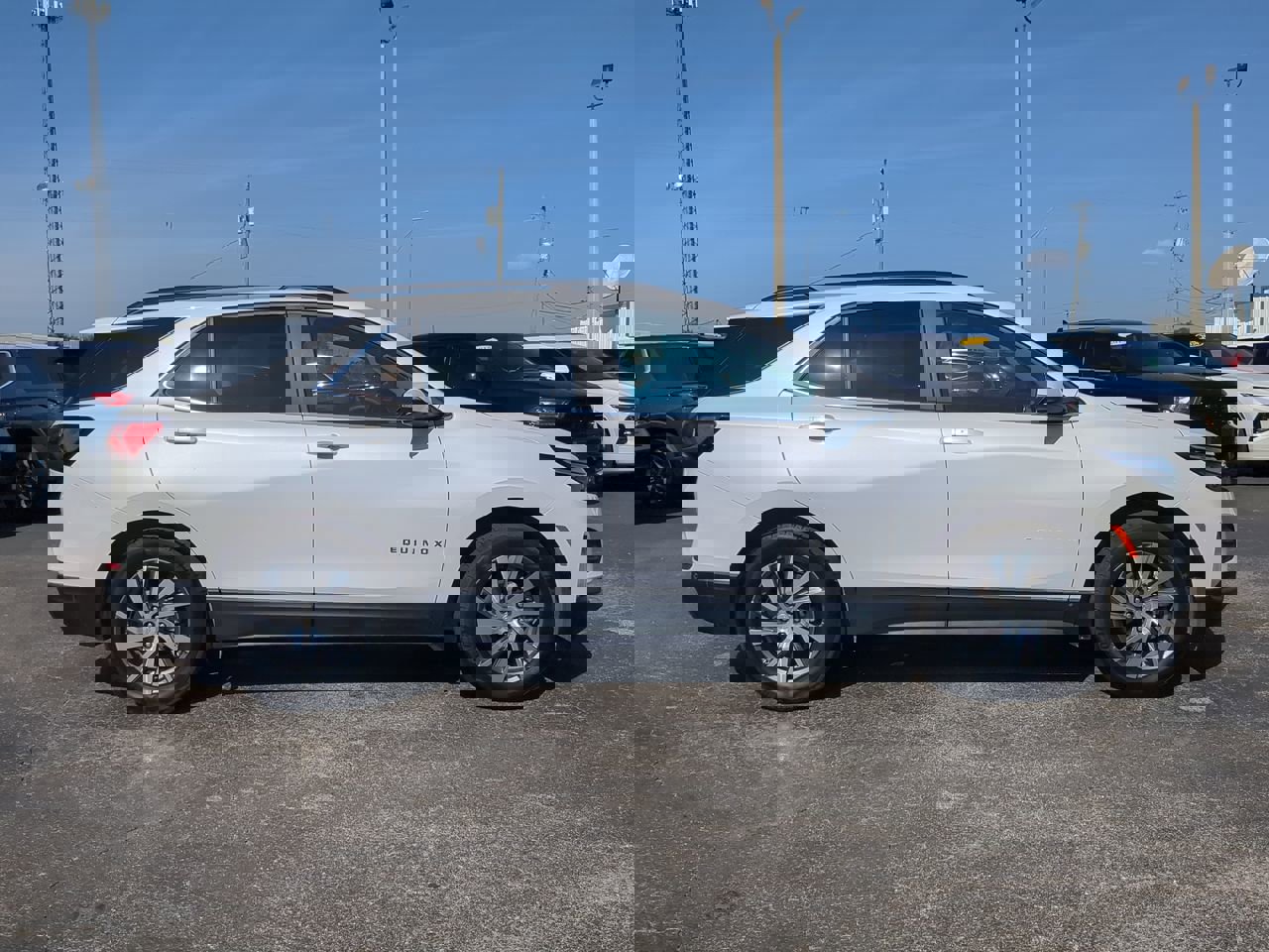 2022 Chevrolet Equinox LT photo 3