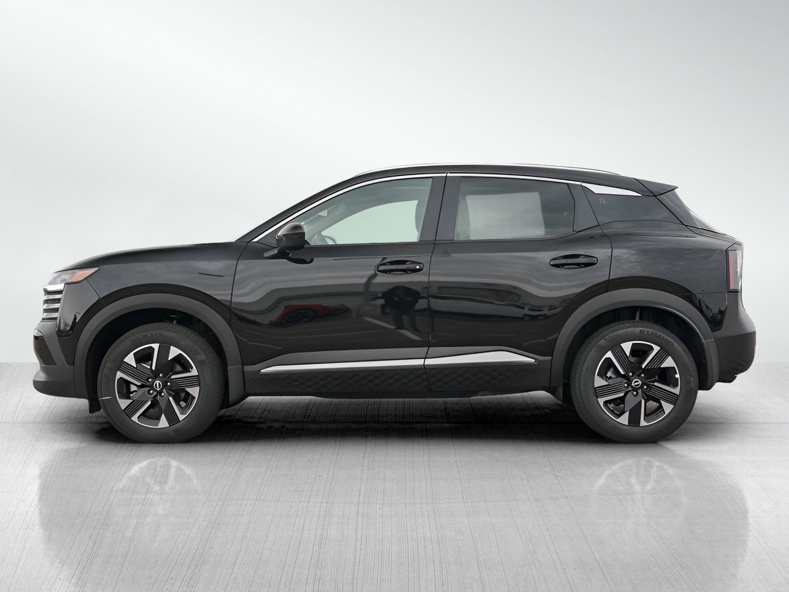 2025 Nissan Kicks SV photo 3