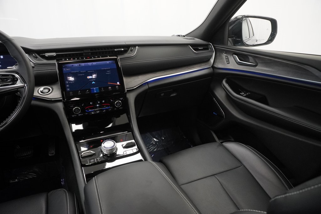 2024 Jeep Grand Cherokee Overland photo 19
