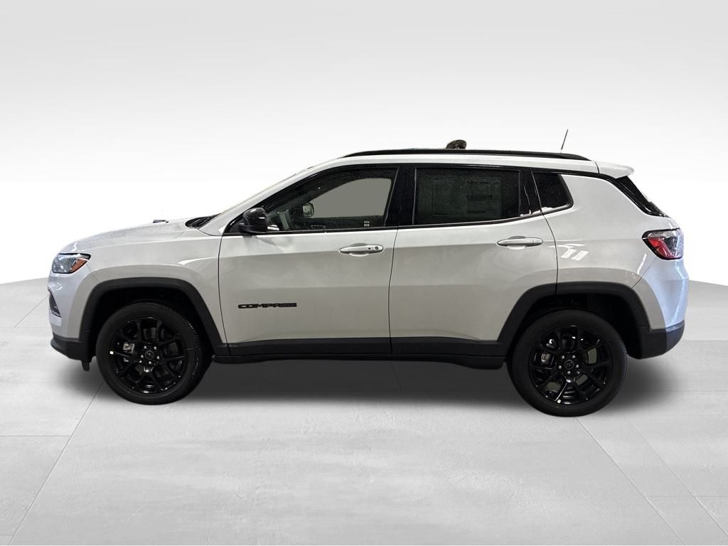 2025 Jeep Compass Latitude photo 2