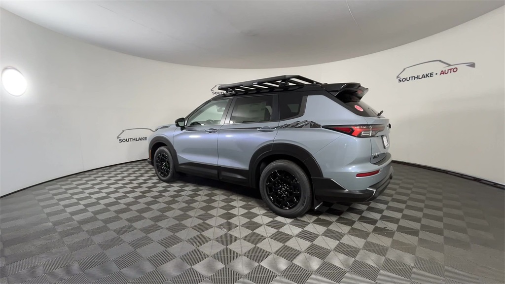2025 Mitsubishi Outlander S-AWC photo 4