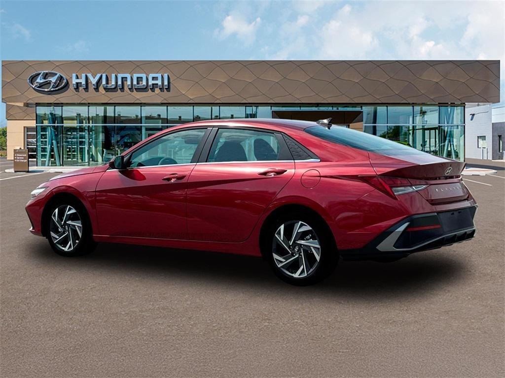2024 Hyundai Elantra SEL Convenience photo 4