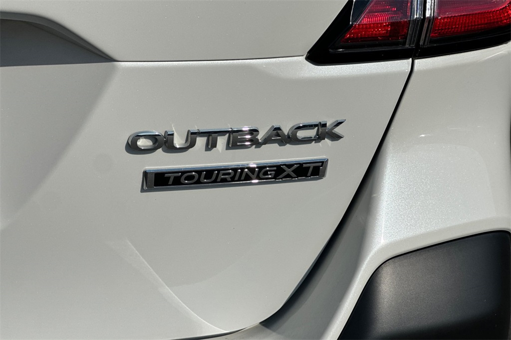 2022 Subaru Outback Touring XT photo 32