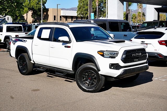 2020 Toyota Tacoma TRD Pro photo 2