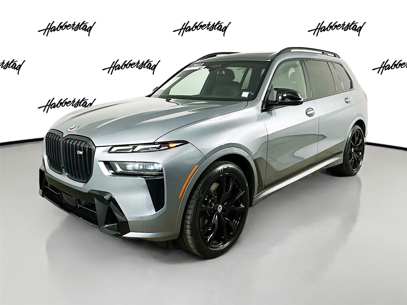 2023 BMW X7 M60i's photo