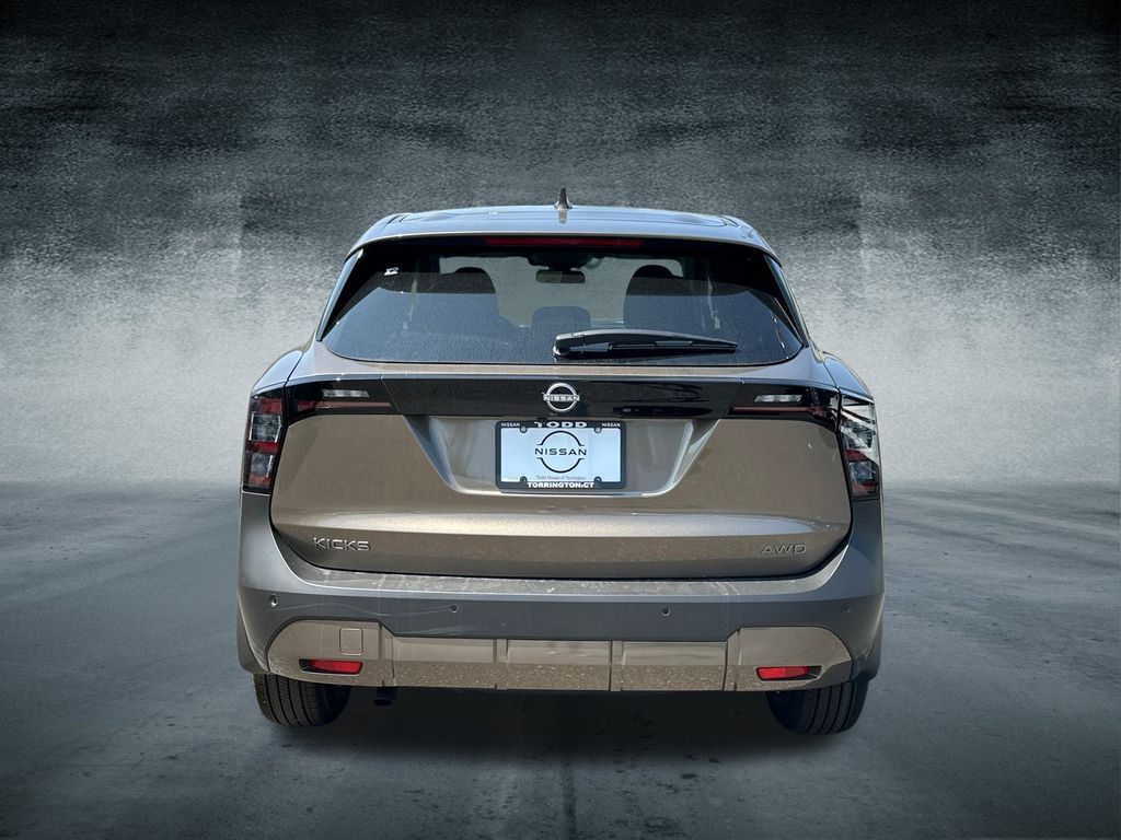2025 Nissan Kicks SV photo 3