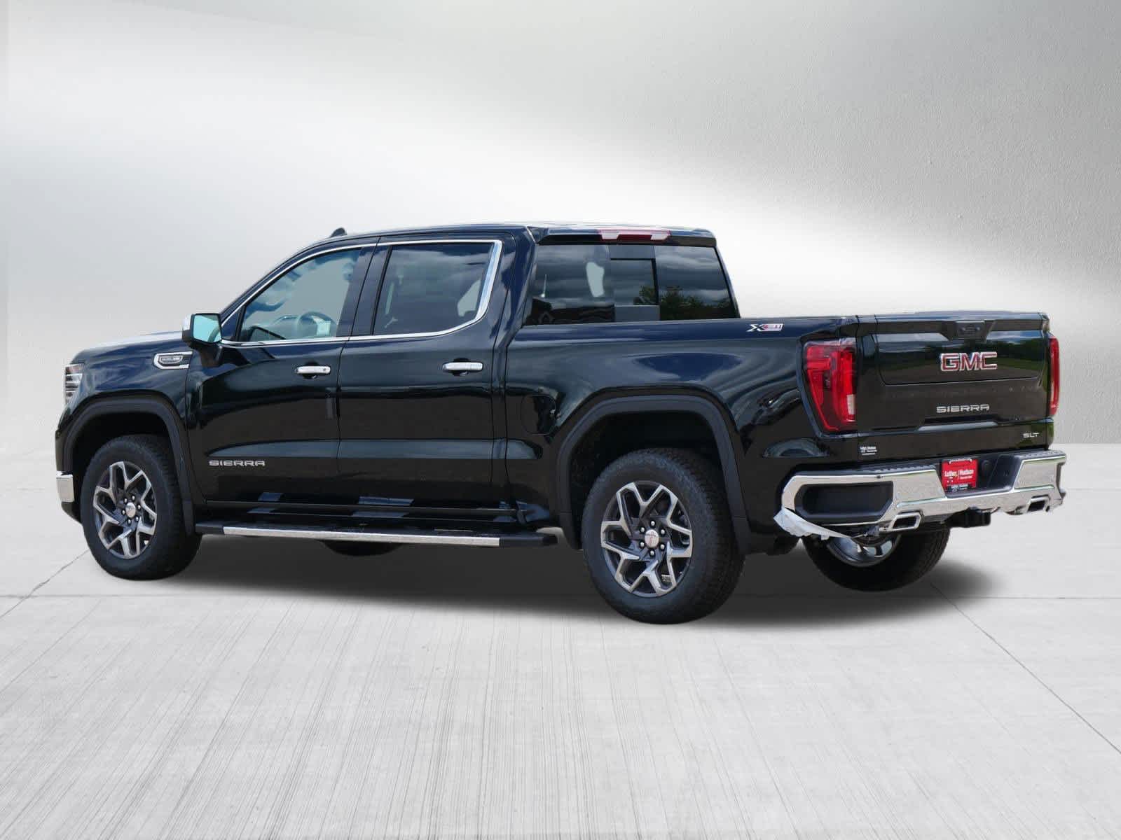 2025 Gmc Sierra SLT photo 3