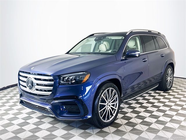 2026 Mercedes Benz GLS 450 4MATIC photo 3