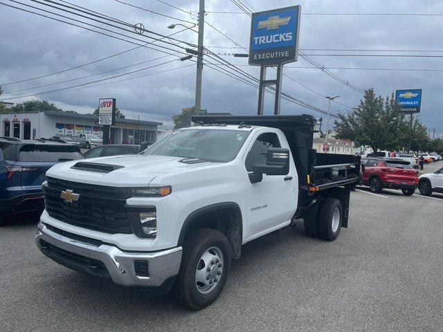 2025 Chevrolet Silverado 3500HD Work Truck's photo