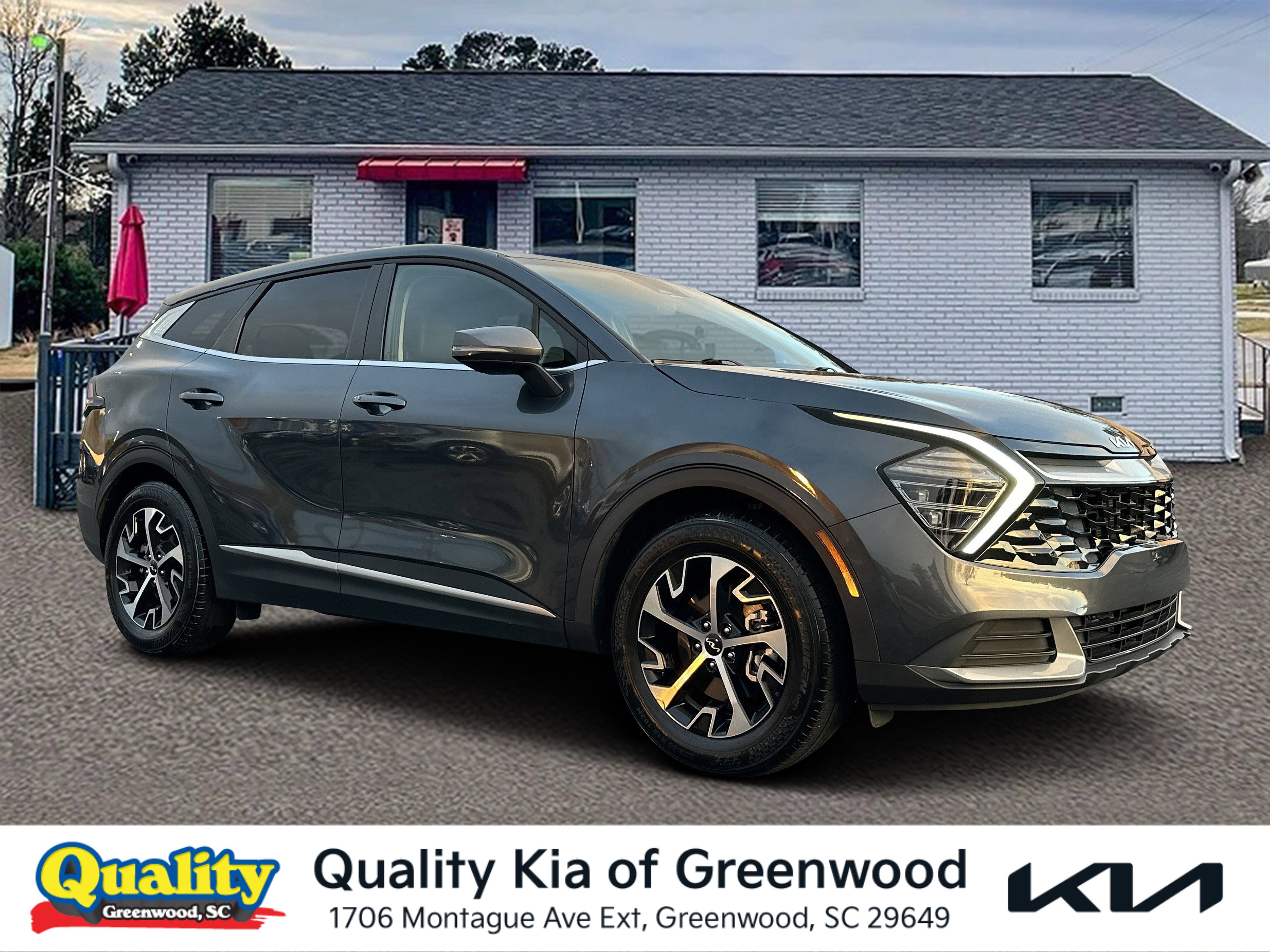 2024 Kia Sportage EX's photo