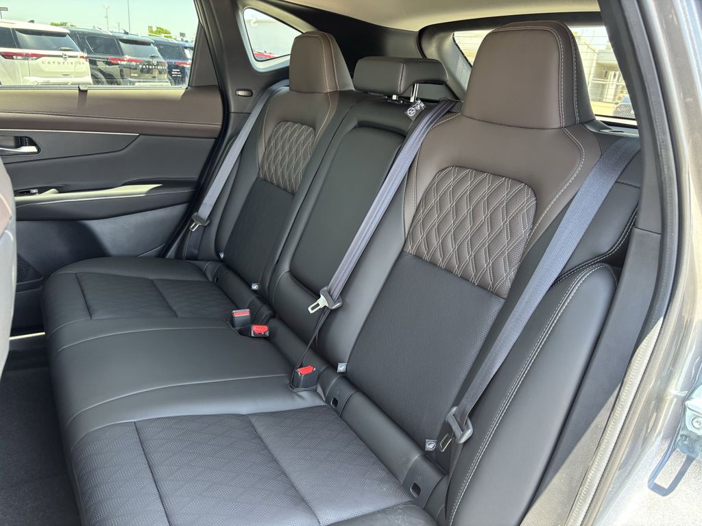 2025 Nissan Murano Platinum photo 21
