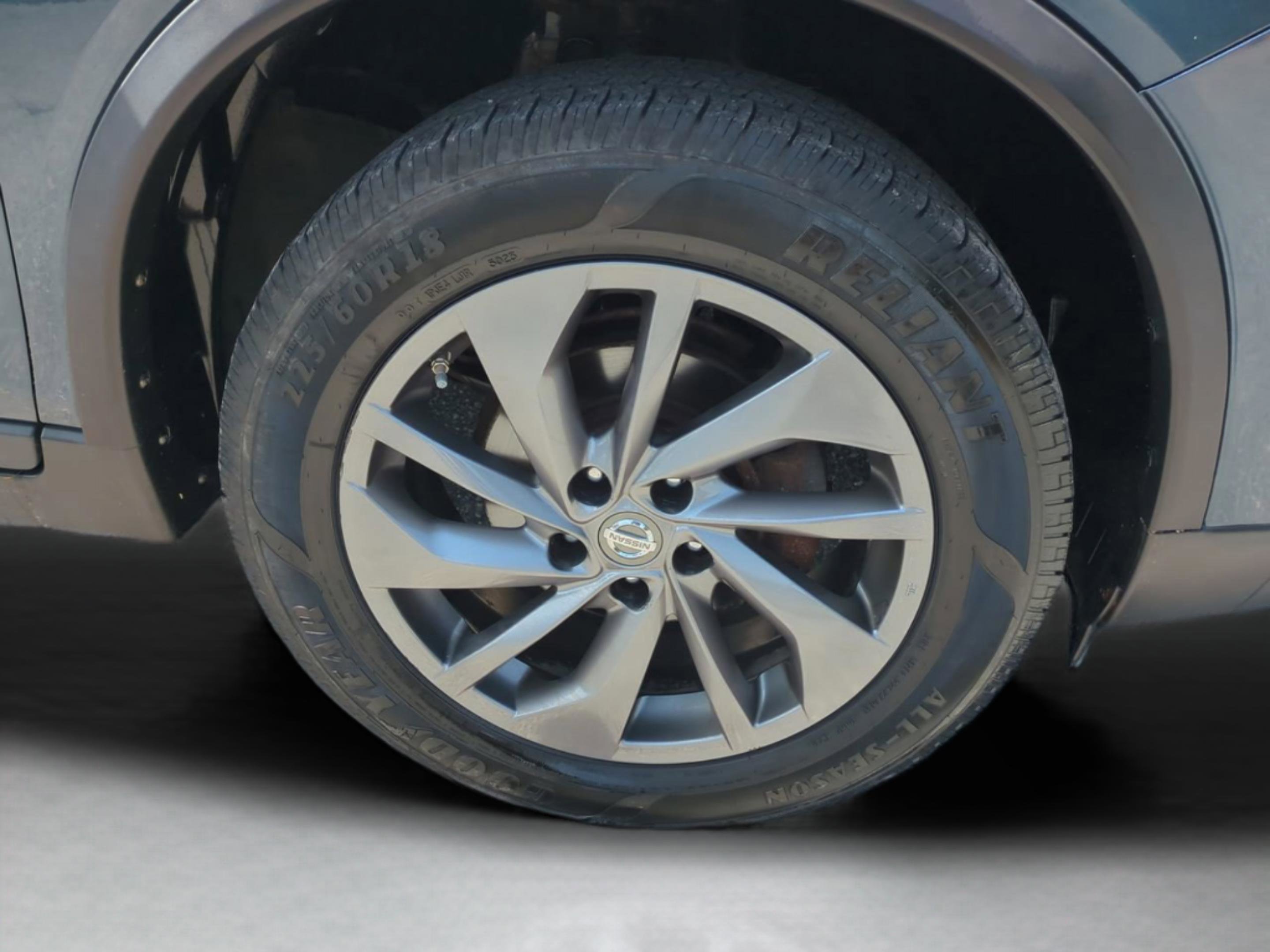2016 Nissan Rogue SL photo 35