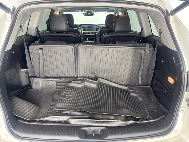 2019 Toyota Highlander Base photo 25