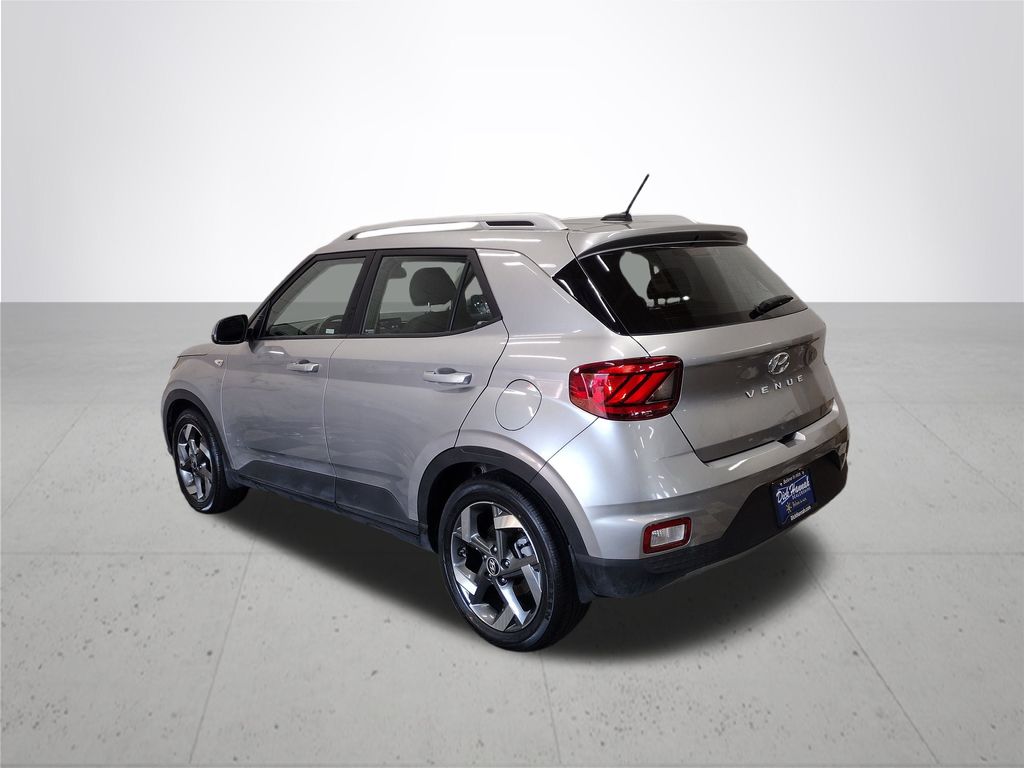 2023 Hyundai Venue SEL photo 10