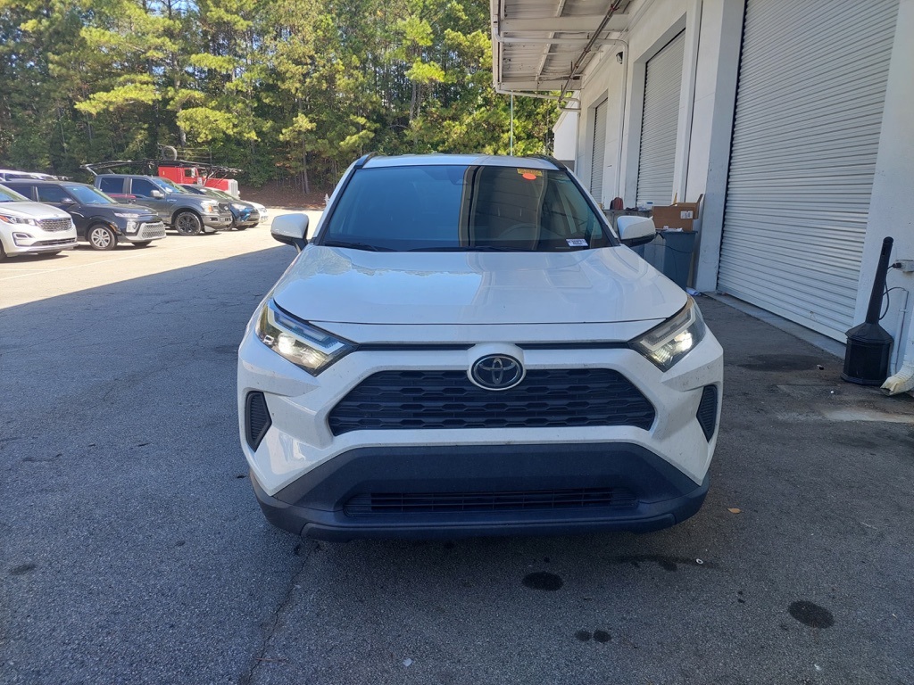 2023 Toyota RAV4 XLE photo 2