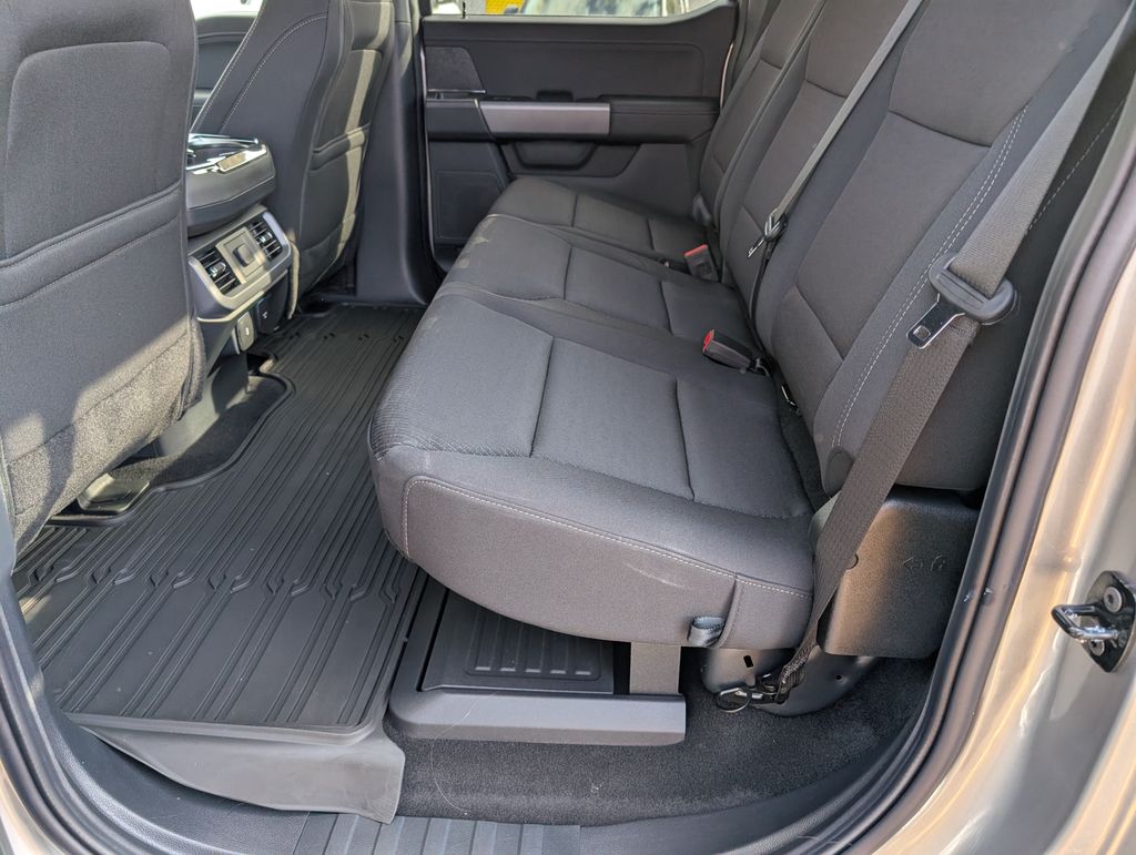 2025 Ford F-150 XLT photo 4