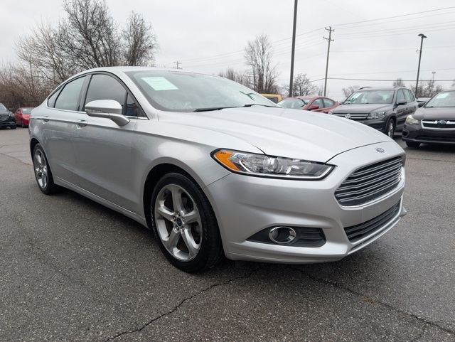 2014 Ford Fusion SE's photo