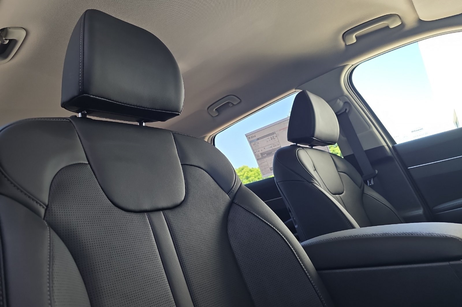 2025 Kia Sorento EX photo 13