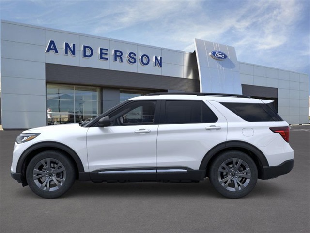 2025 Ford Explorer photo 3