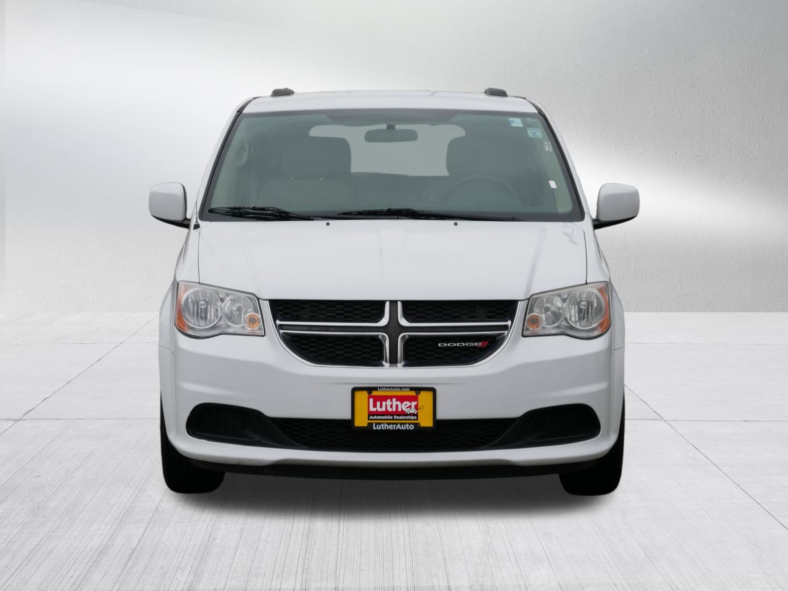 Used 2014 Dodge Grand Caravan SXT with VIN 2C4RDGCG0ER262708 for sale in Vadnais Heights, Minnesota