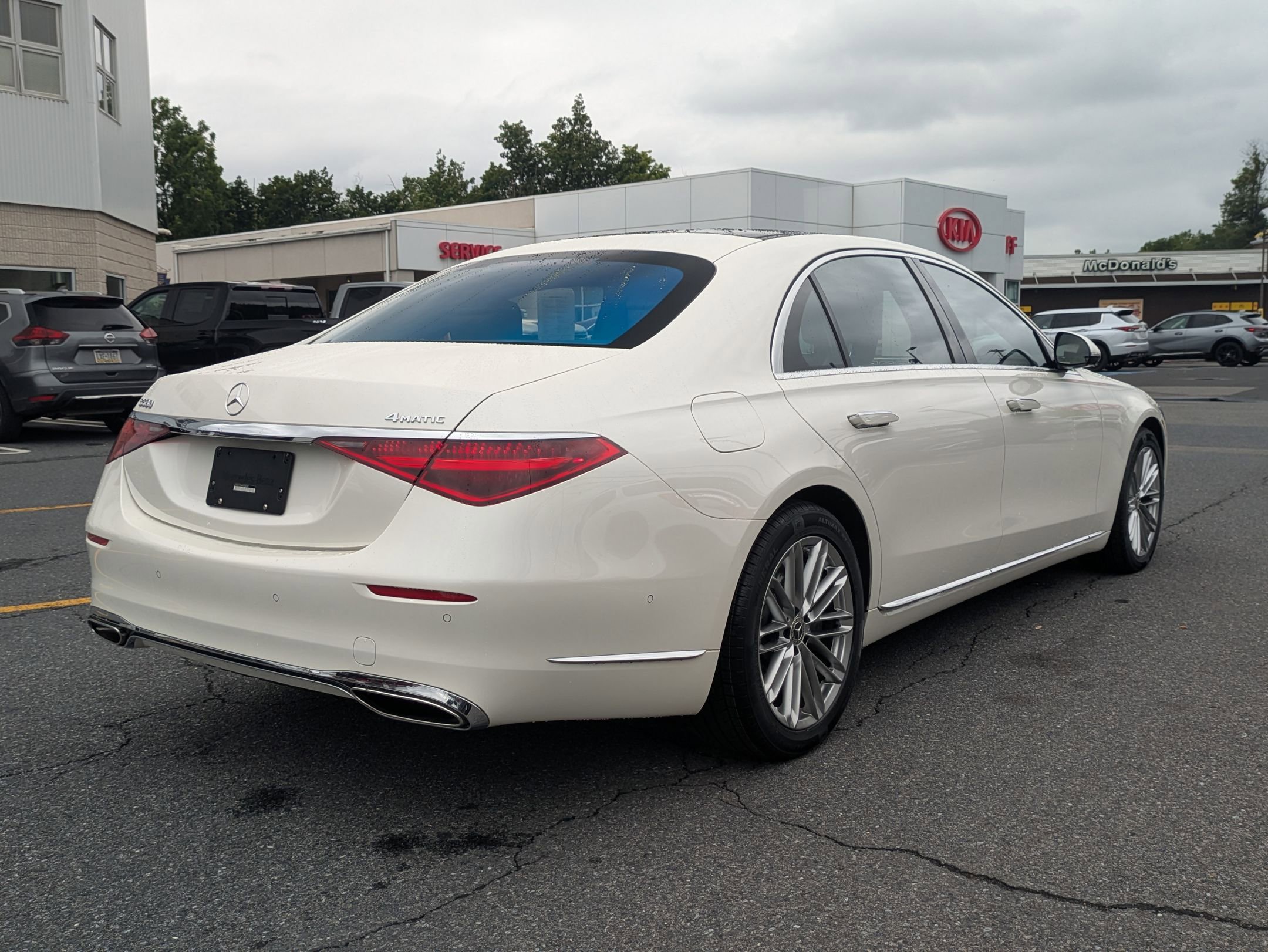 2023 Mercedes Benz S 580 4MATIC photo 4