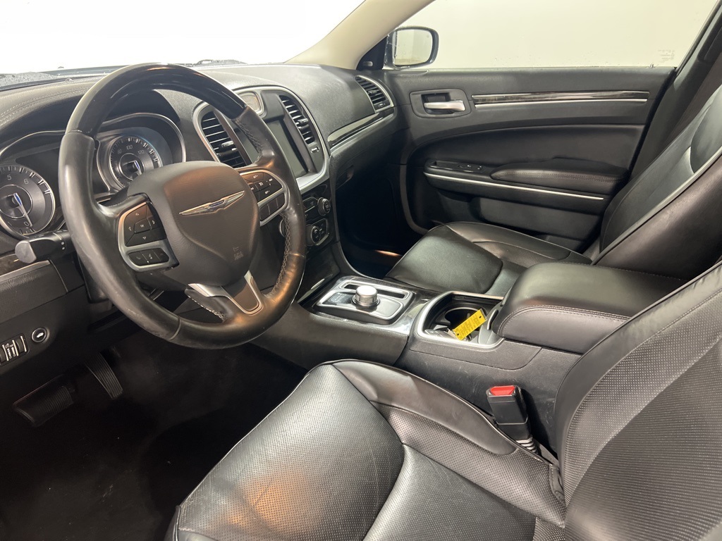 2020 Chrysler 300 Limited photo 10