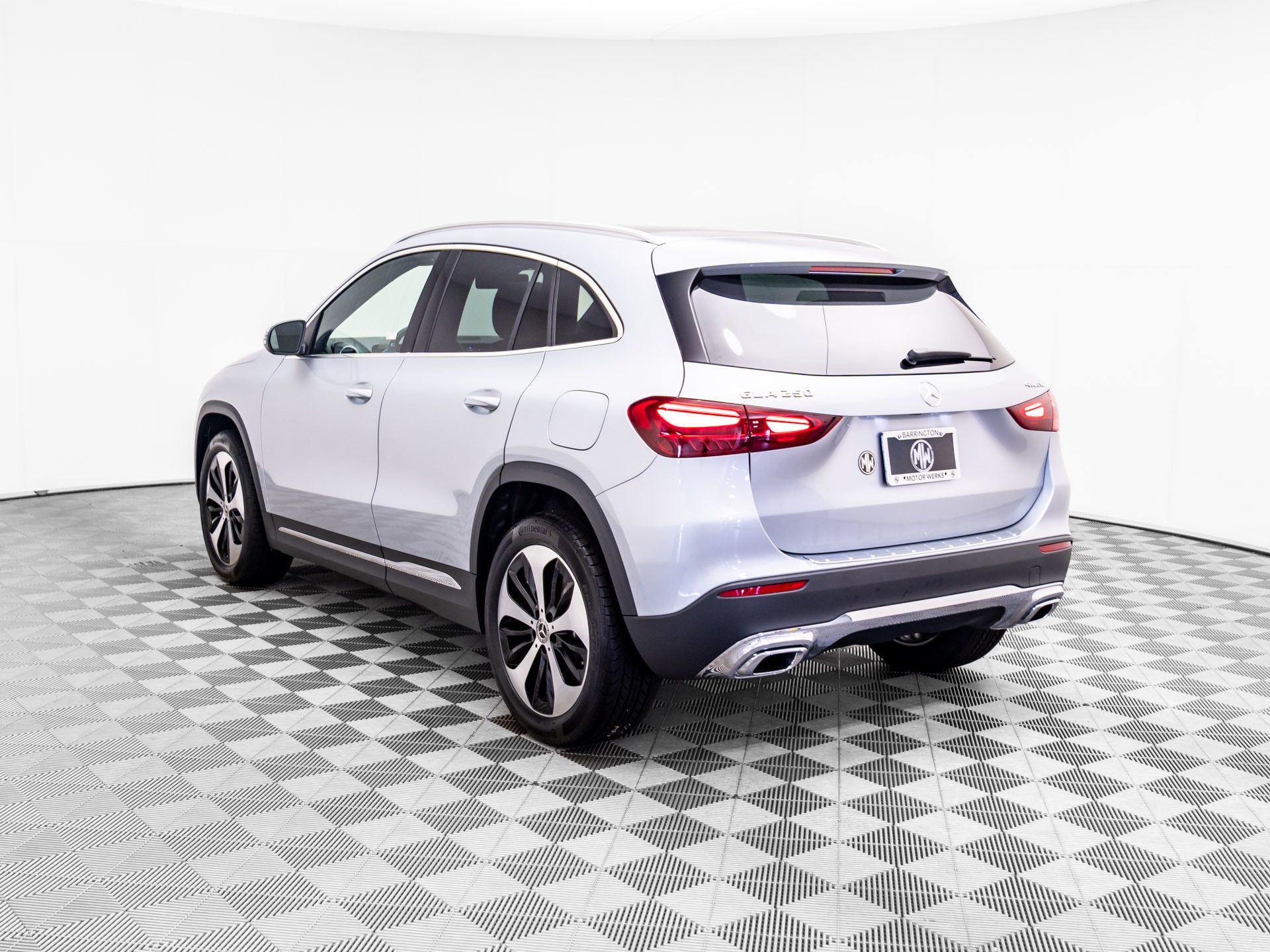 2026 Mercedes Benz GLA 250 4MATIC photo 2