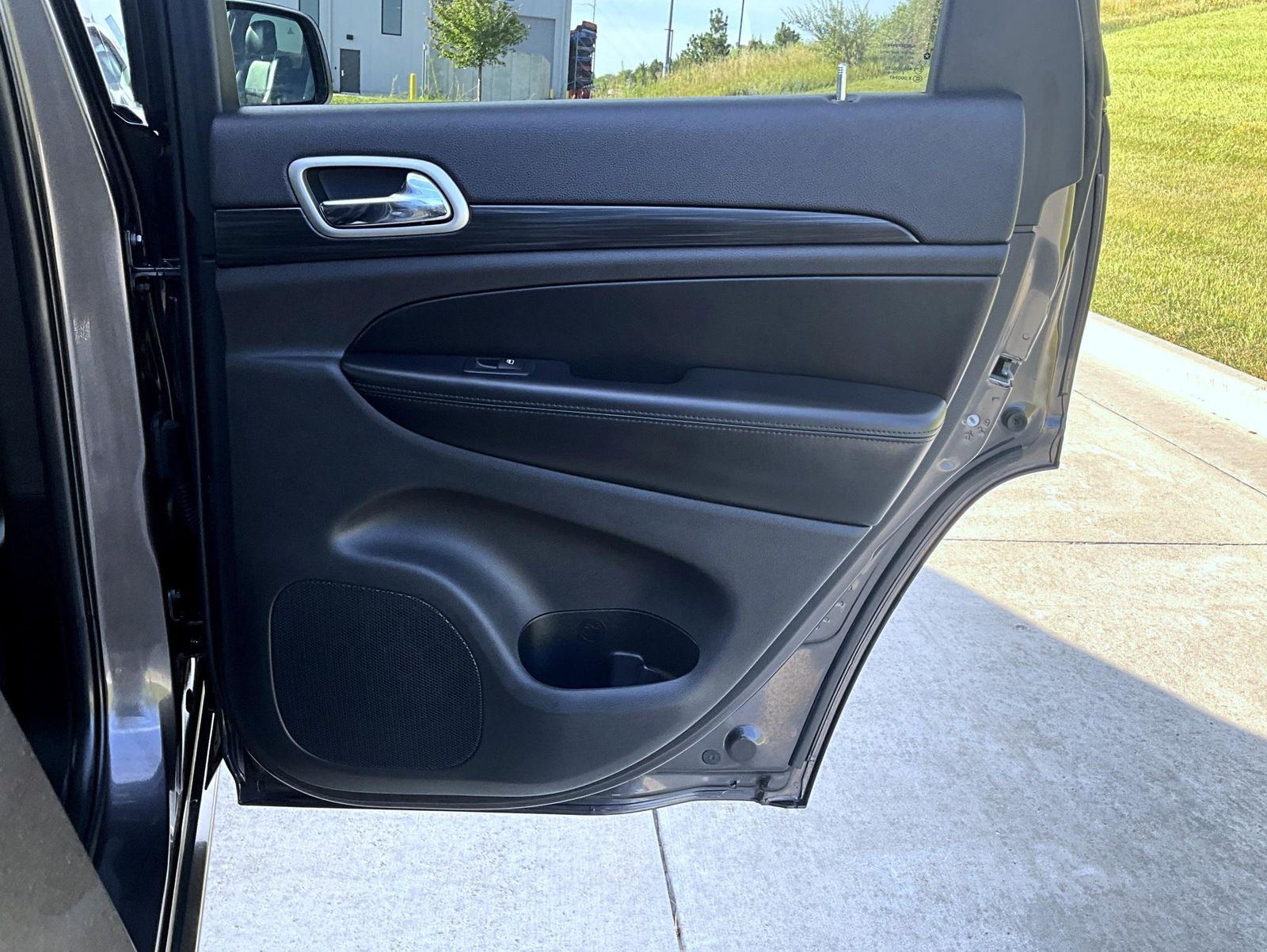 2020 Jeep Grand Cherokee Altitude photo 19