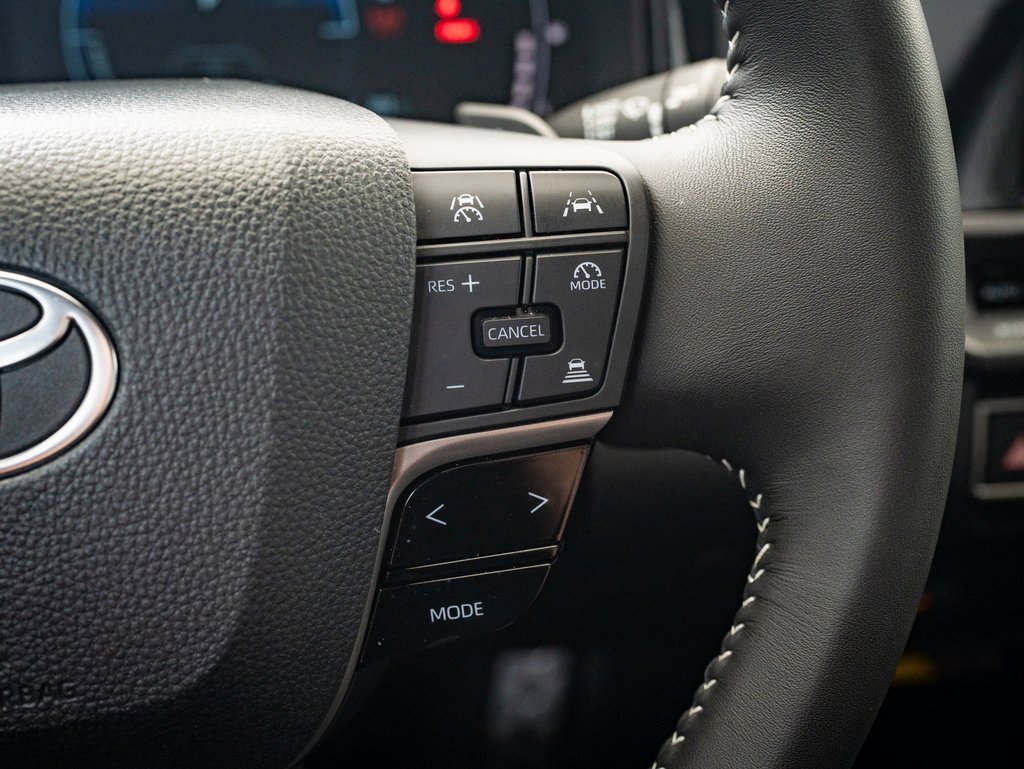 2025 Toyota Camry SE photo 23