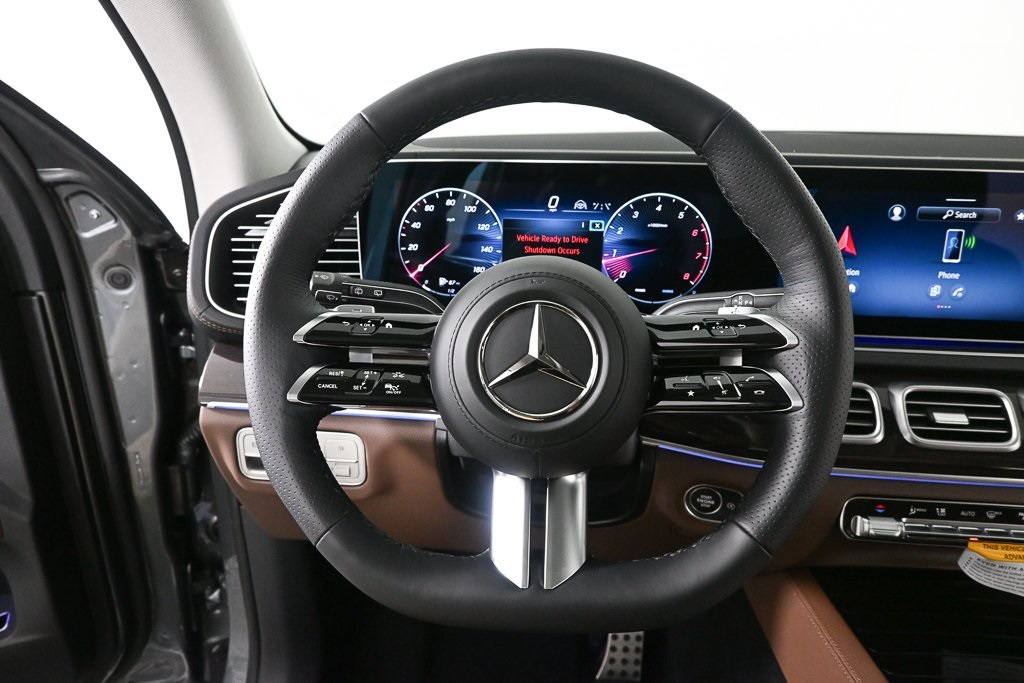 2026 Mercedes Benz GLS 450 4MATIC photo 2