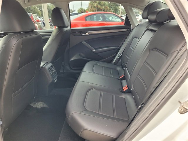 2020 Volkswagen Passat 2.0T R-Line photo 9
