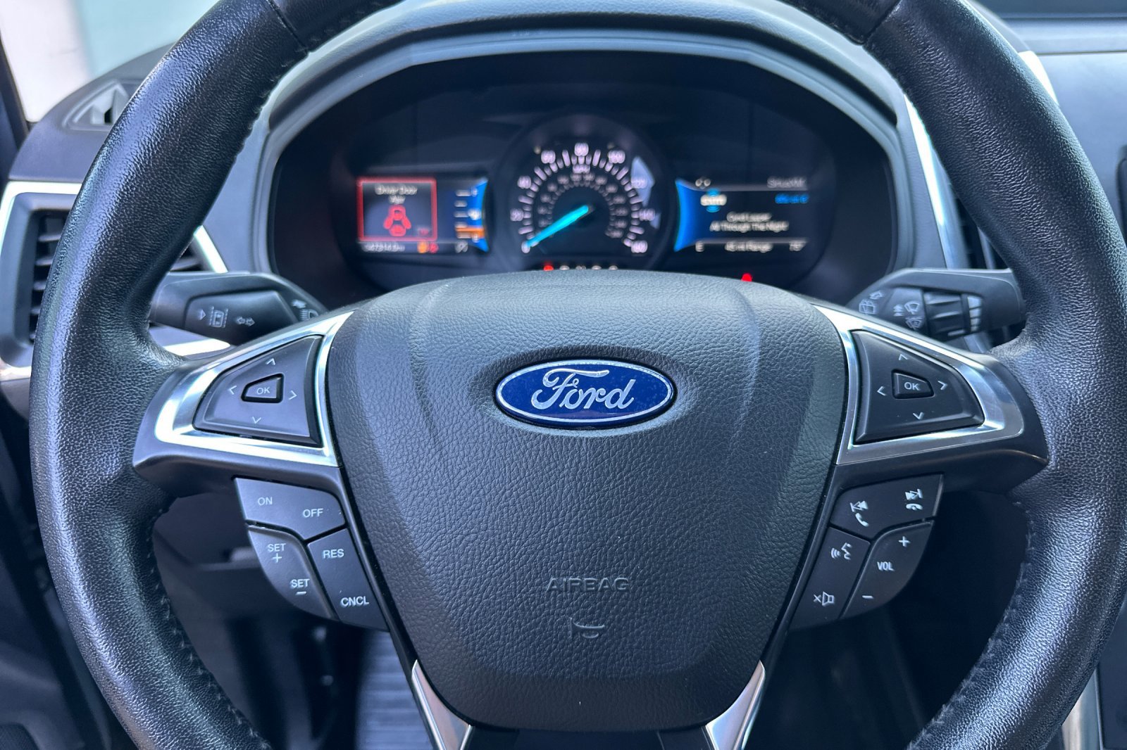 2022 Ford Edge Titanium photo 22