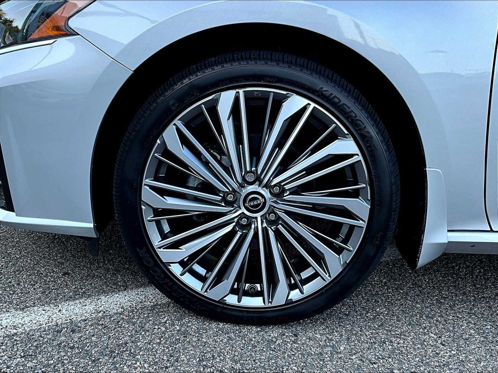 2023 Nissan Altima 2.5 SL photo 7