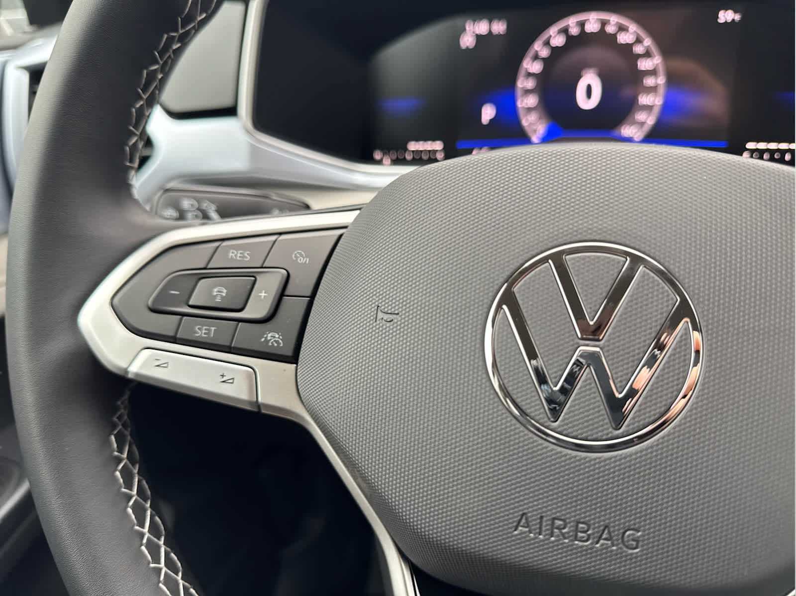 2025 Volkswagen Taos SE photo 16