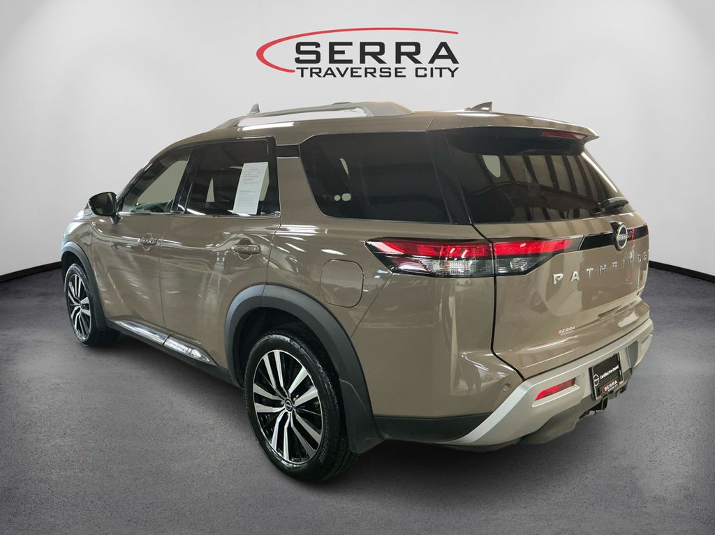 2024 Nissan Pathfinder Platinum photo 7